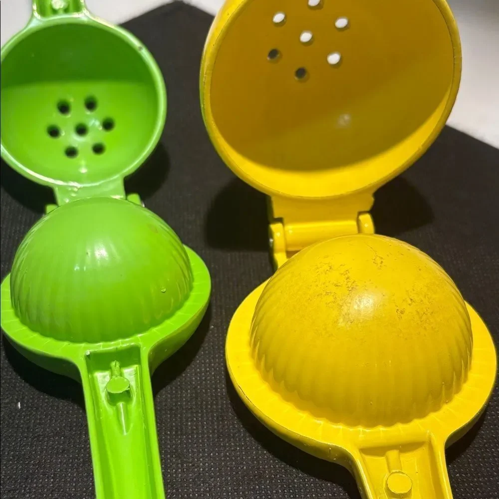 Handheld Citrus Juicer Press - Yellow & Green